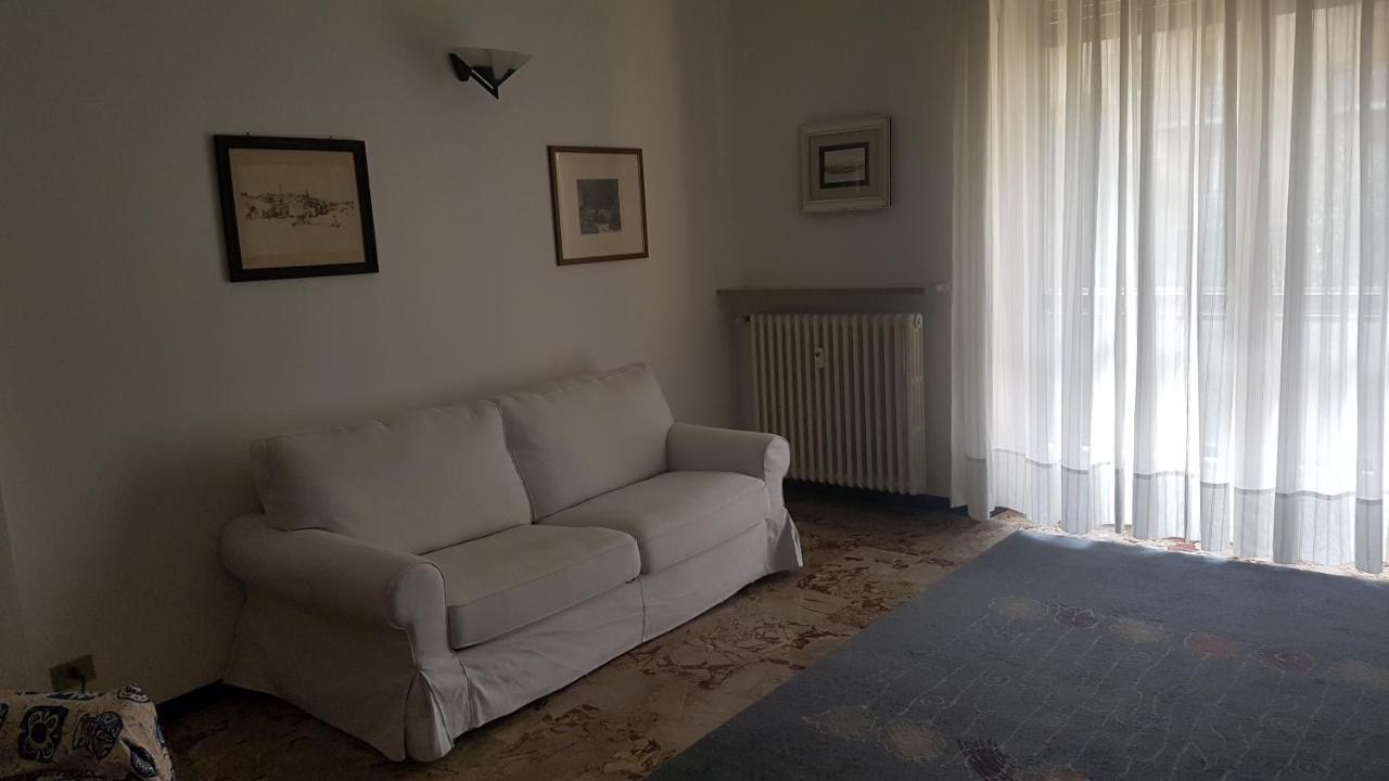 Casa Del Tennis Ivrea Bagian luar foto