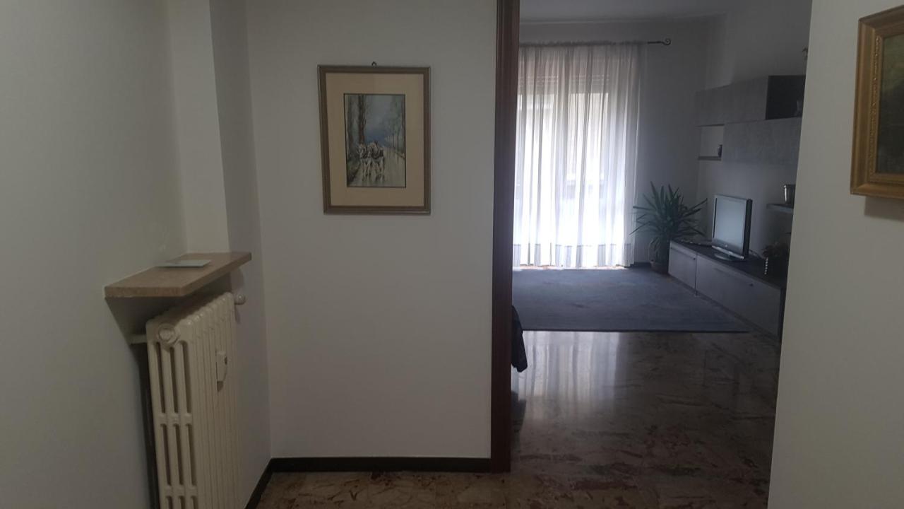 Casa Del Tennis Ivrea Bagian luar foto