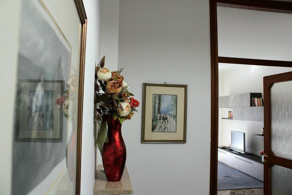 Casa Del Tennis Ivrea Bagian luar foto